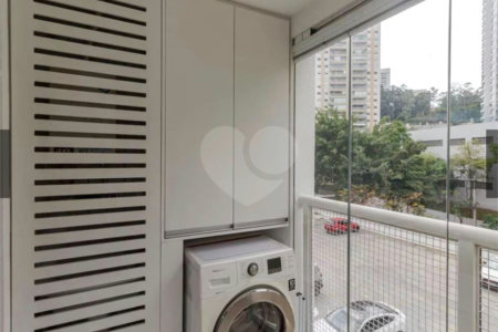 Apartamento à venda com 2 quartos, sendo 1 suíte,  em Vila Andrade, São Paulo, SP