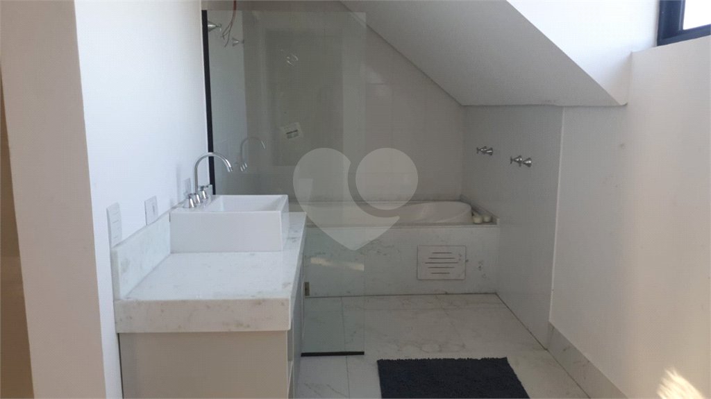 Casa à venda com 4 suítes no condomínio Vila Inglesa, Atibaia - SP