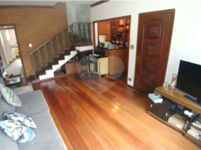 Sobrado à venda com 4 quartos, sendo 1 suíte,  em Tucuruvi, São Paulo, SP