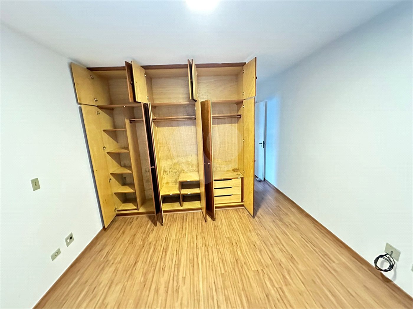 Casa à venda com 3 quartos, sendo 1 suíte, em Jardim Trussardi, São Paulo, SP