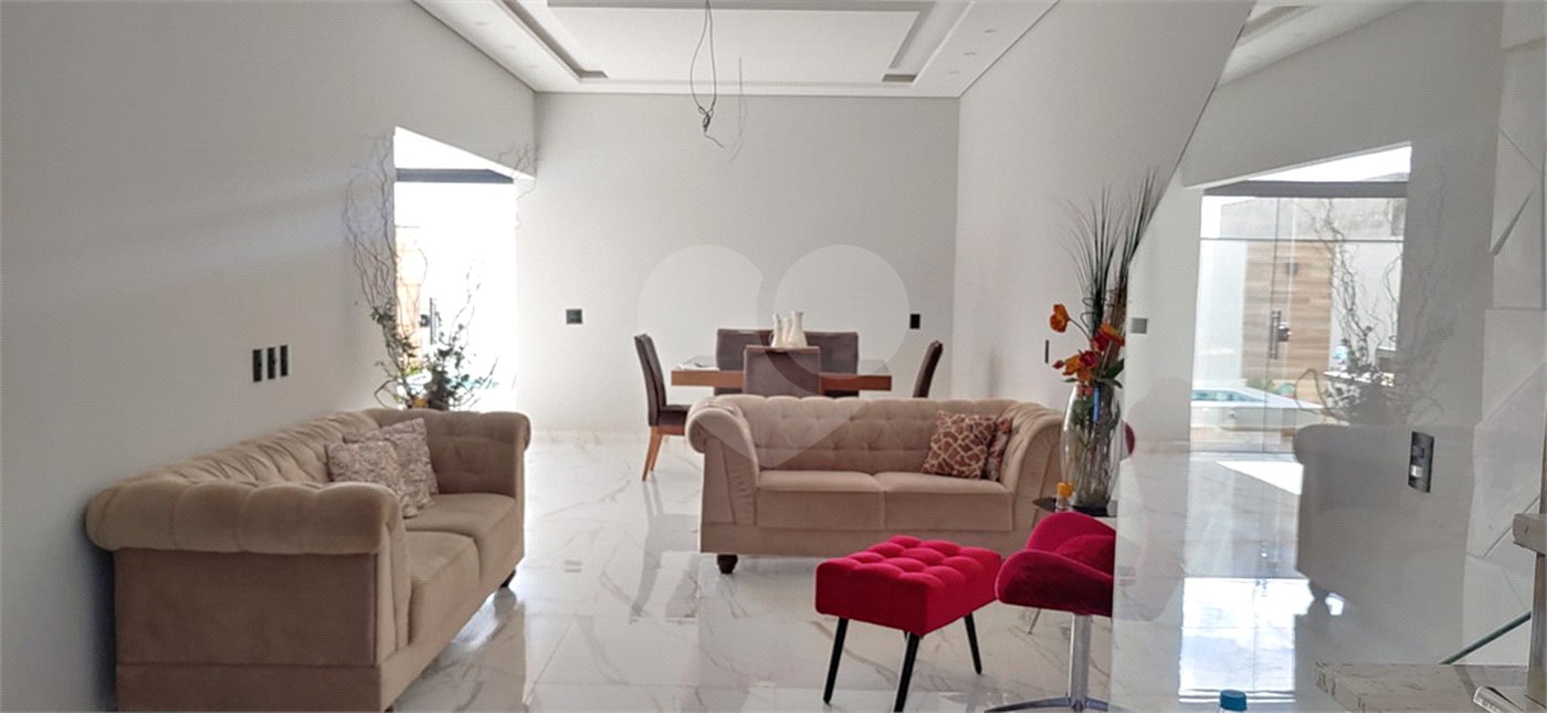 Casa à venda com 4 quartos, sendo 2 suítes, no condomínio Horto Florestal Iii, Sorocaba - SP