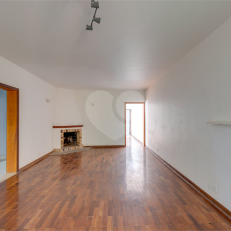 Sobrado à venda com 3 quartos, sendo 1 suíte, em Alto da Boa Vista, São Paulo, SP