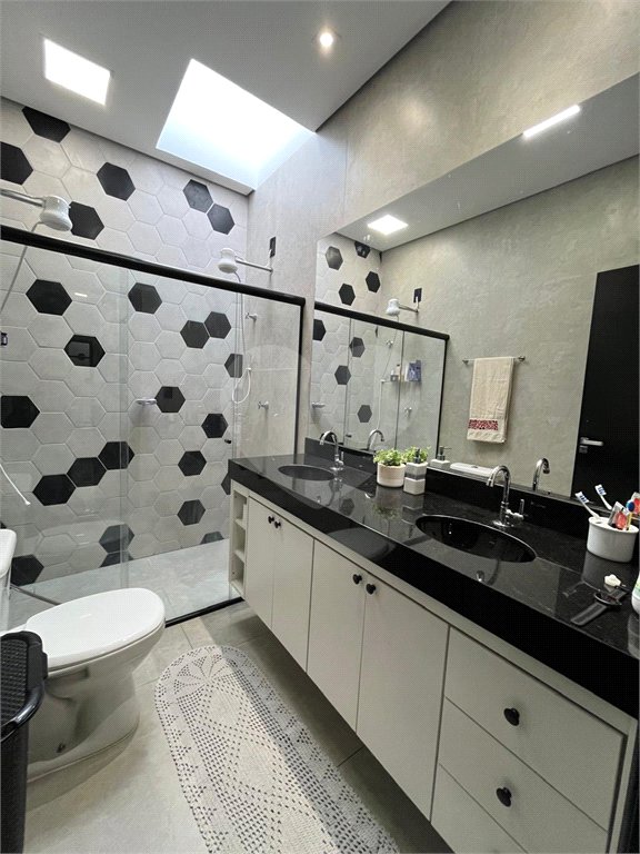 Casa à venda com 3 quartos, sendo 1 suíte, no condomínio Vila Paraty, Indaiatuba - SP