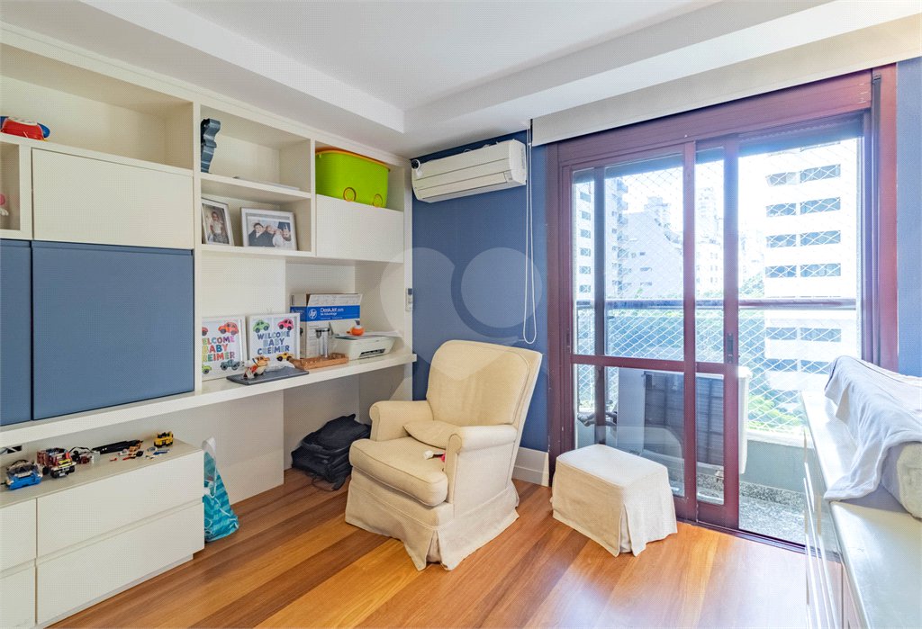 Apartamento à venda com 4 quartos, sendo 3 suítes, em Santa Cecília, São Paulo, SP