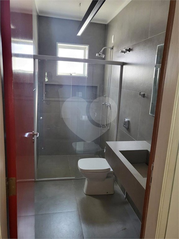 Sobrado à venda ou para alugar com 3 quartos, sendo 1 suíte, em Água Branca, São Paulo, SP