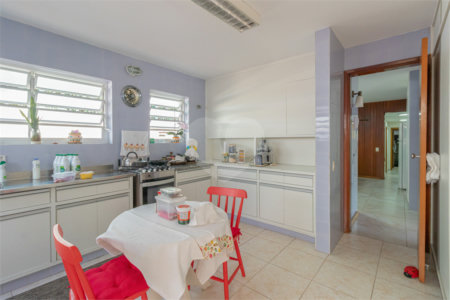 Casa Térrea à venda com 4 quartos, sendo 2 suítes, em Alto de Pinheiros, São Paulo, SP