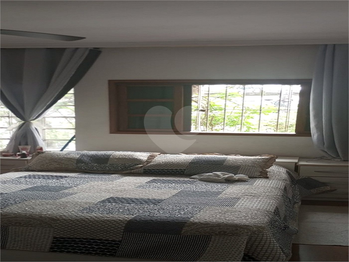 Casa à venda com 3 quartos, sendo 1 suíte,  em Lapa de Baixo, São Paulo, SP