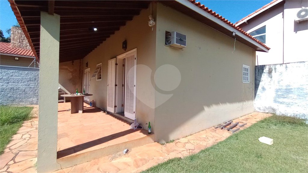 Casa à venda com 2 suítes em Vila Nastri, Itapetininga, SP