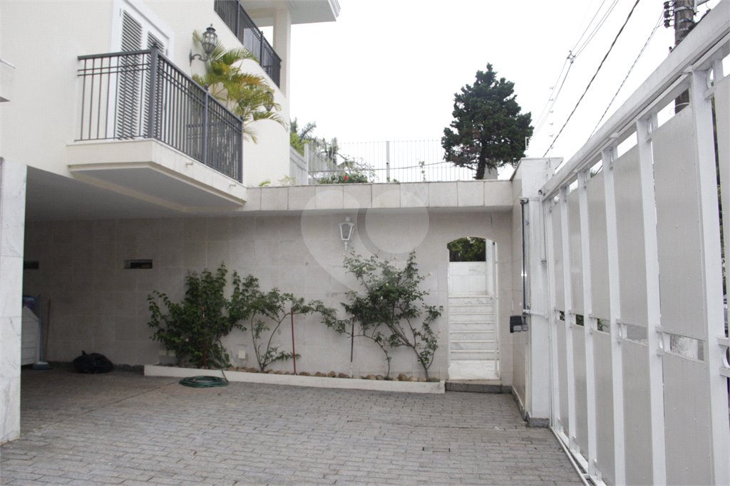 Casa à venda ou para alugar com 5 suítes em Jardim Leonor, São Paulo, SP