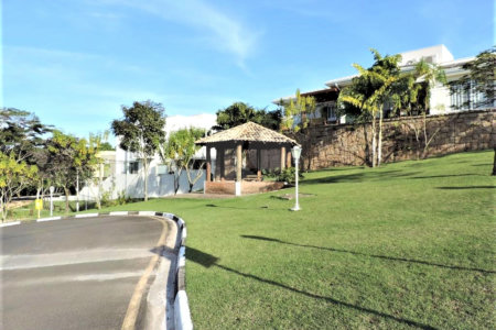 Terreno à venda com 1 suíte no condomínio Terras de São Francisco, Vinhedo - SP