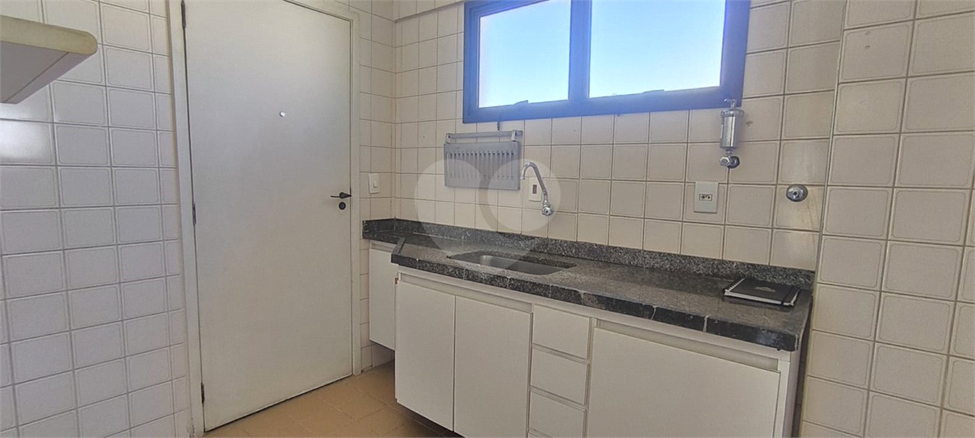Apartamento à venda com 3 quartos, sendo 1 suíte, em Pinheiros, São Paulo, SP
