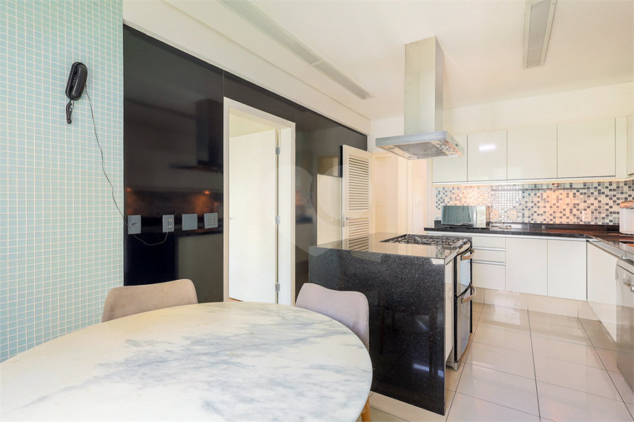 Apartamento à venda com 4 suítes, em Jardim Europa, São Paulo, SP