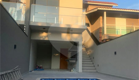 Sobrado à venda com 3 suítes em Vila Thais, Atibaia, SP