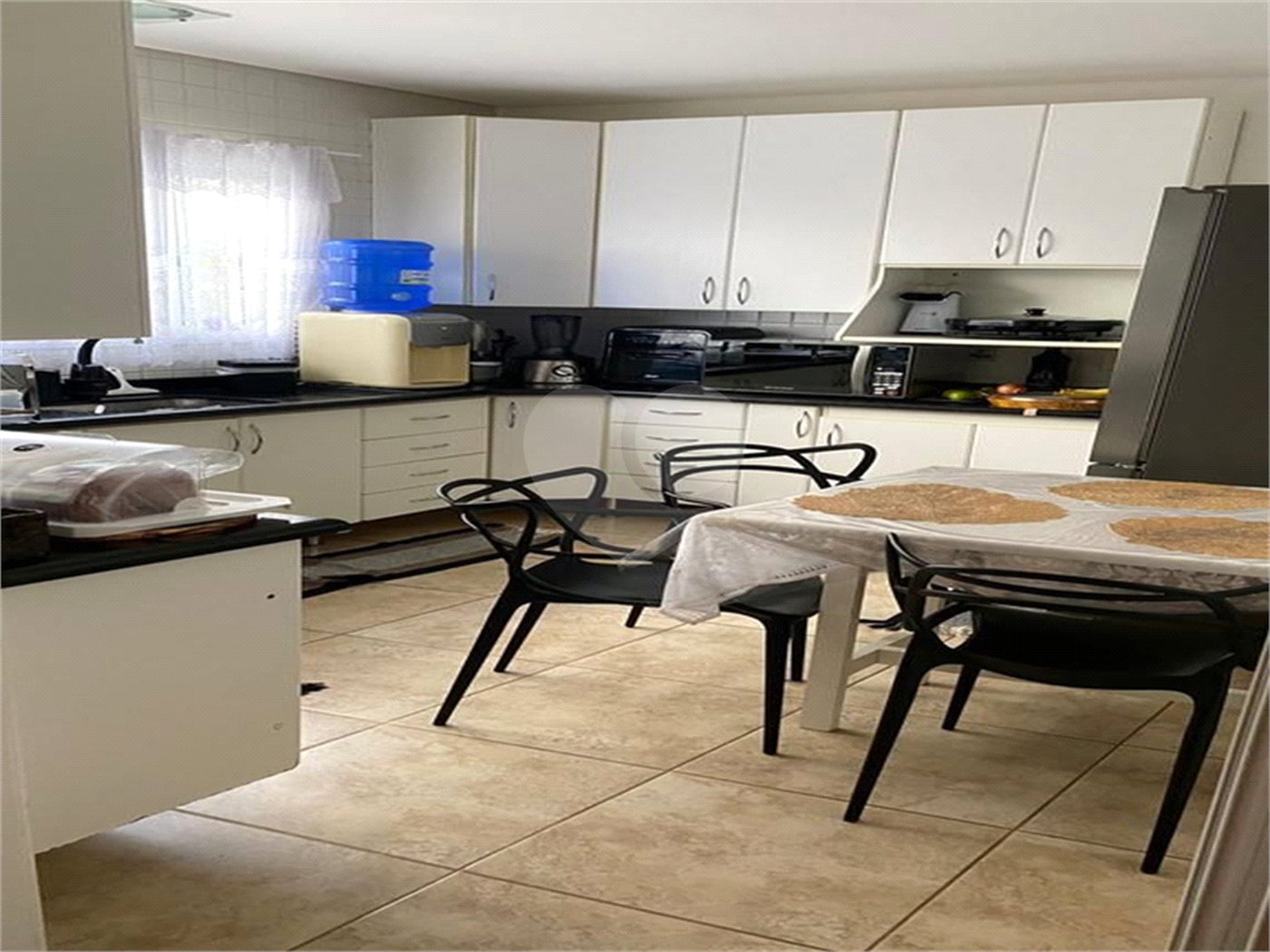 Casa à venda com 5 quartos, sendo 4 suítes,  no condomínio Terras de Santa Clara, Jacareí - SP