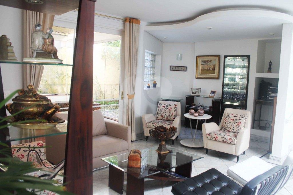 Casa à venda ou para alugar com 5 suítes no condomínio Arataca, São Paulo - SP