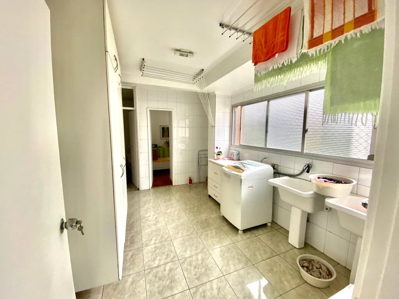 Apartamento à venda com 4 quartos, sendo 2 suítes, em Pinheiros, São Paulo, SP