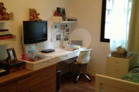Apartamento à venda com 3 suítes em Jardim Ampliação, São Paulo, SP