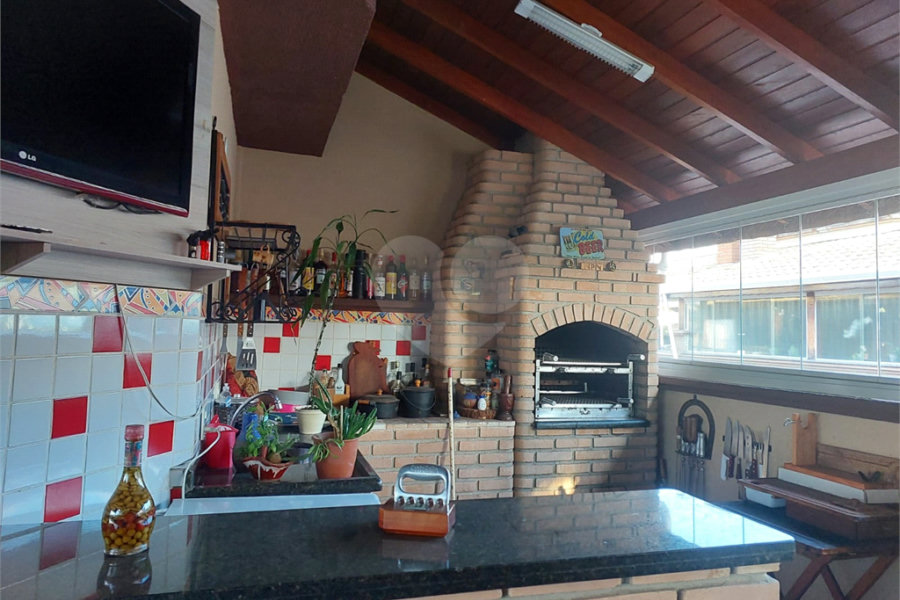 Casa à venda com 3 quartos, sendo 1 suíte, no condomínio Algarve Residencial, São Paulo - SP