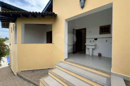 Casa à venda ou para alugar com 4 quartos, sendo 3 suítes, no condomínio Estância Marambaia, Vinhedo - SP