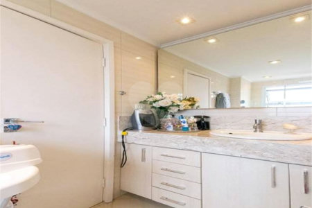Apartamento à venda com 2 quartos, sendo 1 suíte, em Vila Olímpia, São Paulo, SP