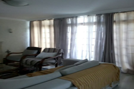 Casa à venda com 3 quartos, sendo 1 suíte, em Butantã, São Paulo, SP