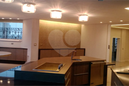 Duplex à venda com 7 quartos, sendo 5 suítes, em Vila Gomes Cardim, São Paulo, SP