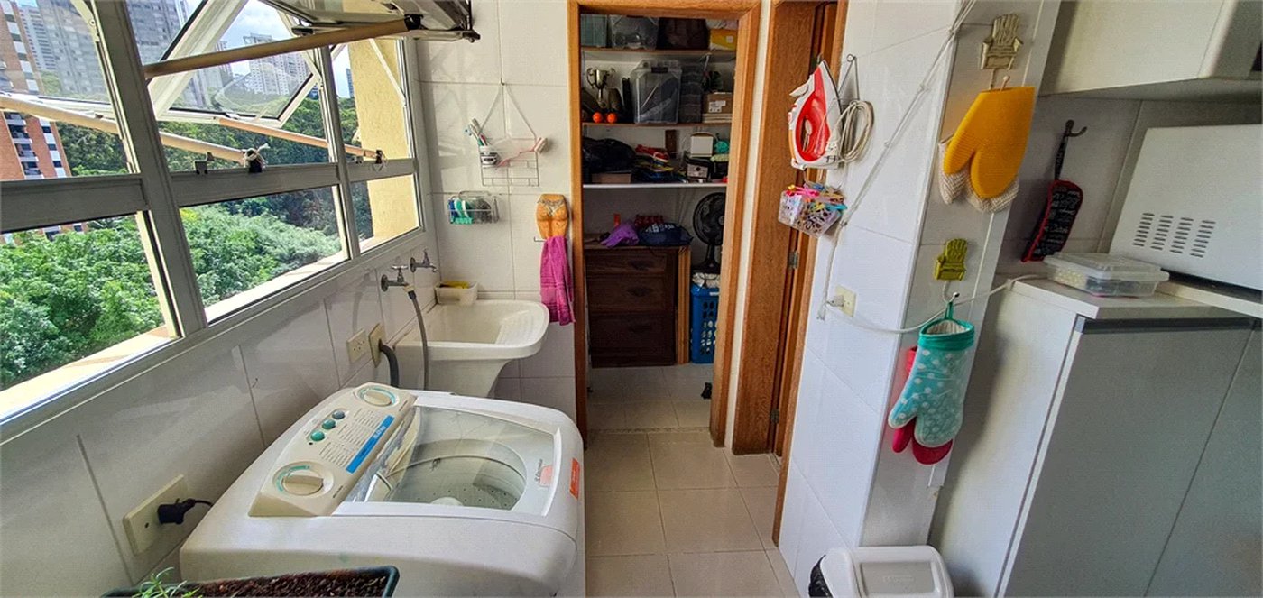 Apartamento à venda com 3 suítes em Vila Suzana, São Paulo, SP