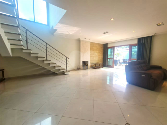Casa à venda com 3 suítes em Interlagos, São Paulo, SP
