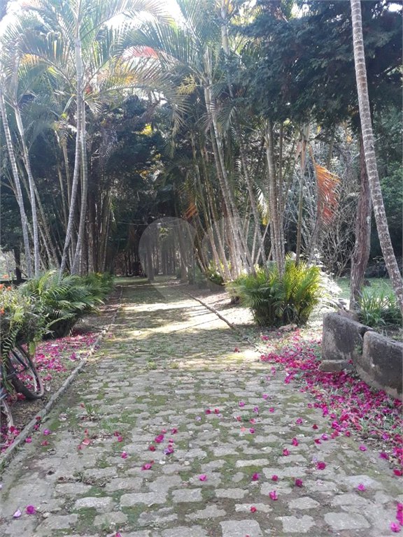 Chácara à venda com 3 quartos, sendo 2 suítes,  no Centro (canguera), São Roque, SP