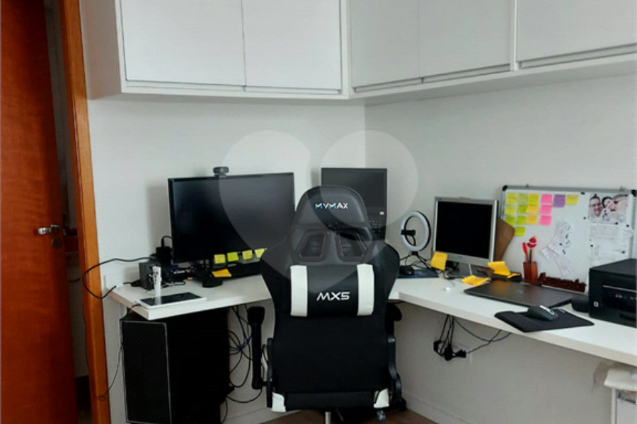 Casa à venda com 3 suítes no condomínio Residencial Gaya, São Paulo - SP