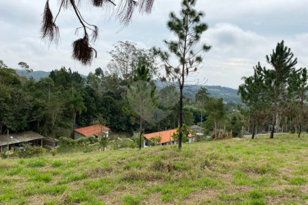 Sítio à venda com 3 quartos, sendo 1 suíte,  no Centro, Biritiba-mirim, SP