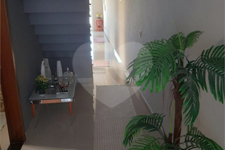 Casa à venda com 3 quartos, sendo 1 suíte,  em Vila Suissa, Mogi das Cruzes, SP