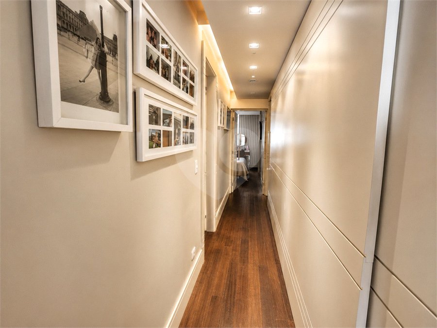 Apartamento à venda com 4 quartos, sendo 3 suítes, em Santa Cecília, São Paulo, SP