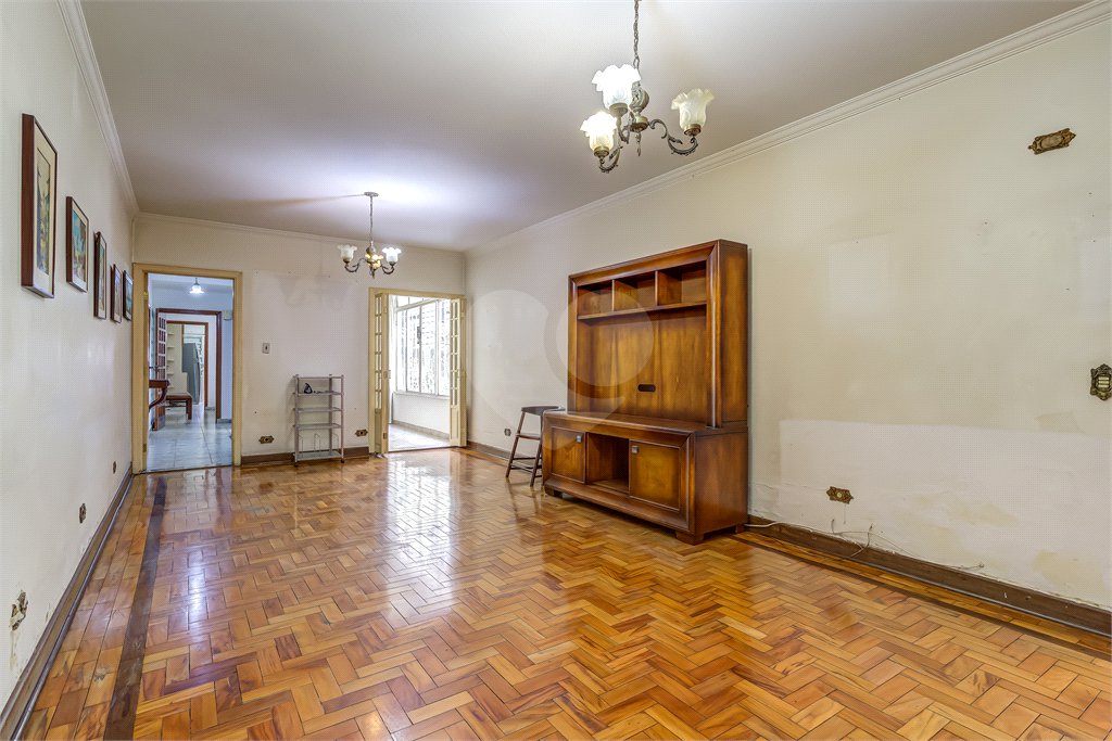 Casa à venda com 3 quartos, sendo 1 suíte, em Vila Clementino, São Paulo, SP