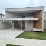 Casa à venda com 4 suítes no condomínio Figueira Garden, Atibaia - SP