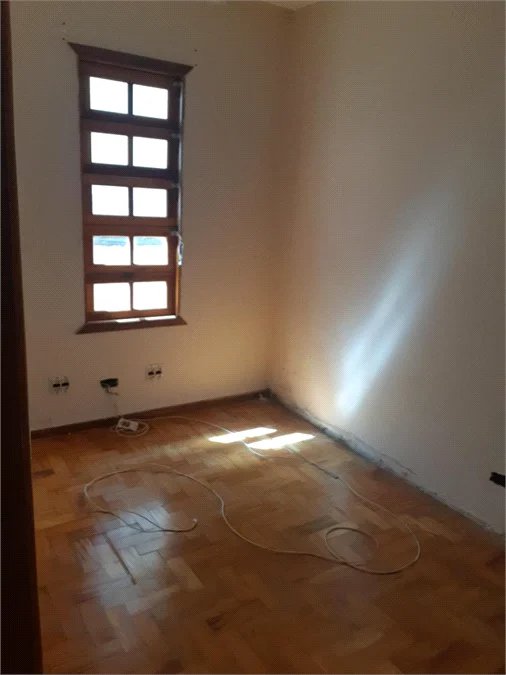 Sobrado à venda com 3 quartos, sendo 1 suíte, no Condomínio Jardim Olympia próximo ao Shopping Raposo