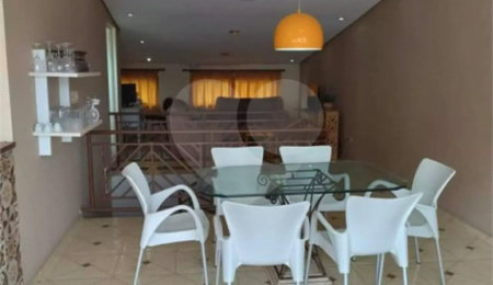 Sobrado à venda com 3 quartos, sendo 1 suíte,  em Jardim Karolyne, Votorantim, SP