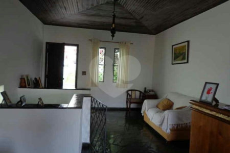 Casa à venda com 3 quartos, sendo 1 suíte,  em Jardim Londrina, São Paulo, SP