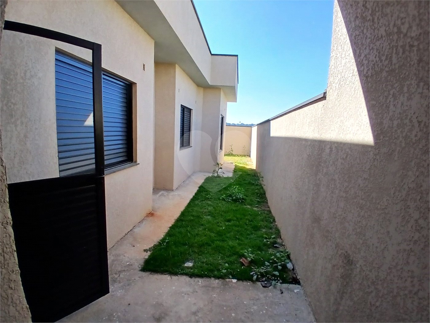 Casa à venda com 3 quartos, sendo 1 suíte,  no condomínio Jardim, Sorocaba - SP