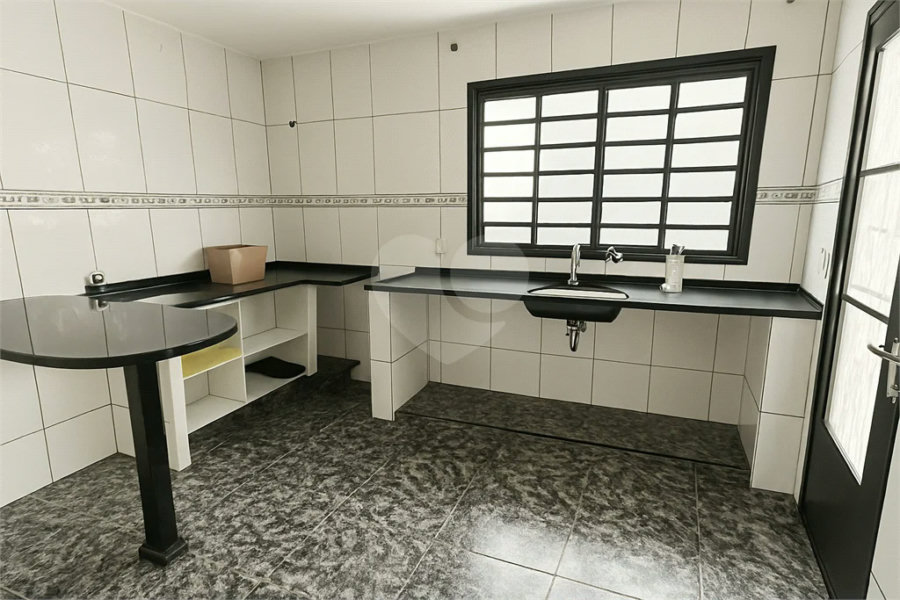 Casa à venda com 3 quartos, sendo 1 suíte, em Conjunto Residencial Vista Verde, São Paulo, SP