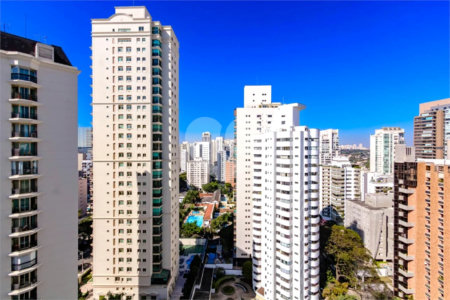 Apartamento à venda com 4 quartos, sendo 1 suíte, em Campo Belo, São Paulo, SP
