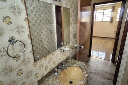 Casa à venda com 4 quartos, sendo 1 suíte, no Centro, Mogi das Cruzes, SP