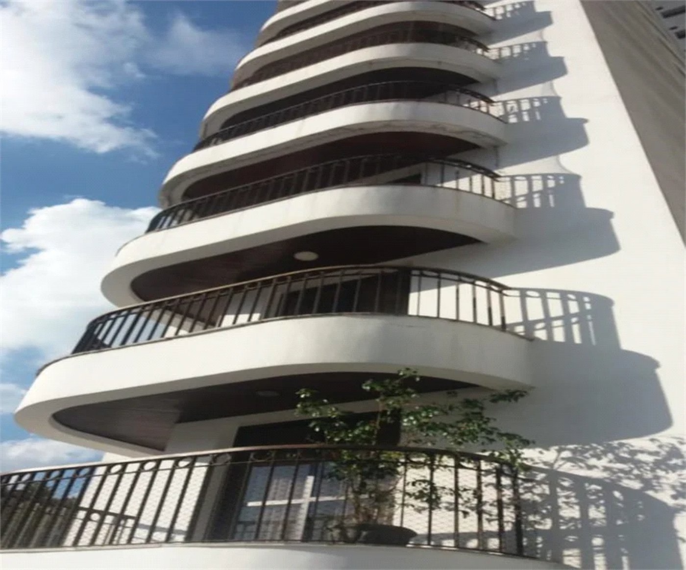 Apartamento à venda com 4 quartos, sendo 3 suítes,  em Vila Andrade, São Paulo, SP