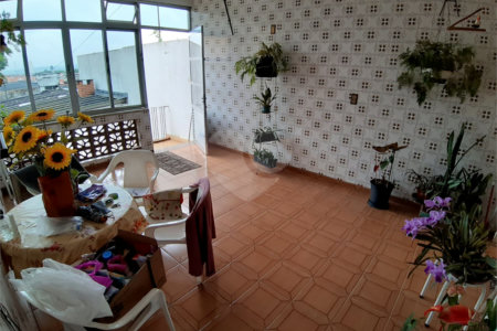 Sobrado à venda com 5 quartos em Vila Nivi, São Paulo, SP