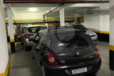Apartamento à venda com 3 quartos, sendo 1 suíte,  em Jardim Marajoara, São Paulo, SP