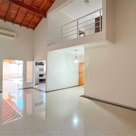 Casa à venda ou para alugar com 3 quartos, sendo 1 suíte,  no condomínio Portal de Itaici, Indaiatuba - SP