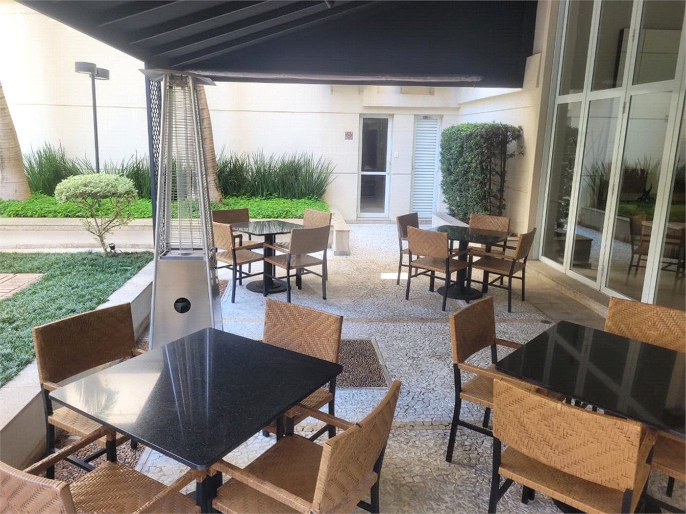 Apartamento à venda com 3 quartos, sendo 2 suítes, em Vila Uberabinha, São Paulo, SP