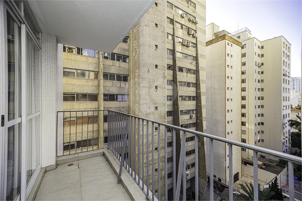 Apartamento á venda em Higienópolis com 212m² 3 dormitórios 1 suíte 2 vagas