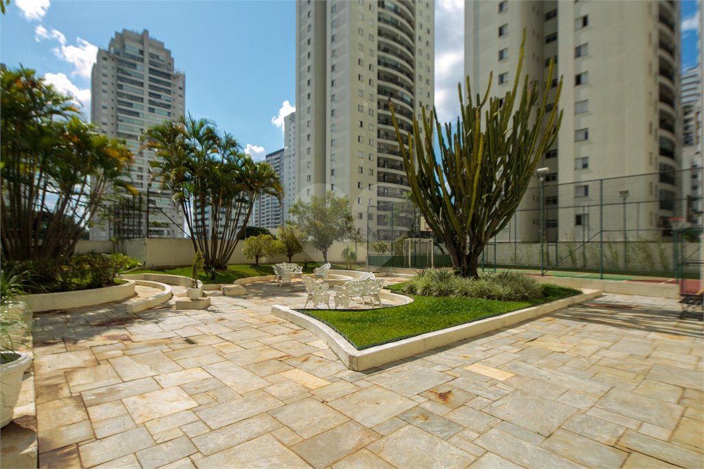 Apartamento à venda com 4 quartos, sendo 1 suíte, em Alto da Boa Vista, São Paulo, SP