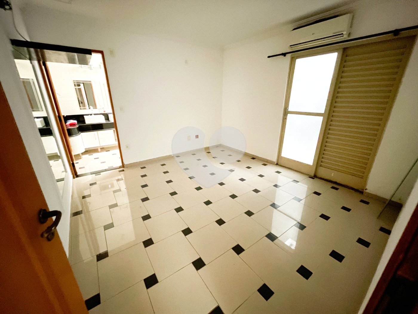 Casa à venda com 2 quartos, sendo 1 suíte, no condomínio Residencial Dona Lilla, Itu - SP
